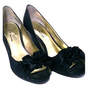 Touch Of Nina Petrie Peep Toe Wedges size 7.5